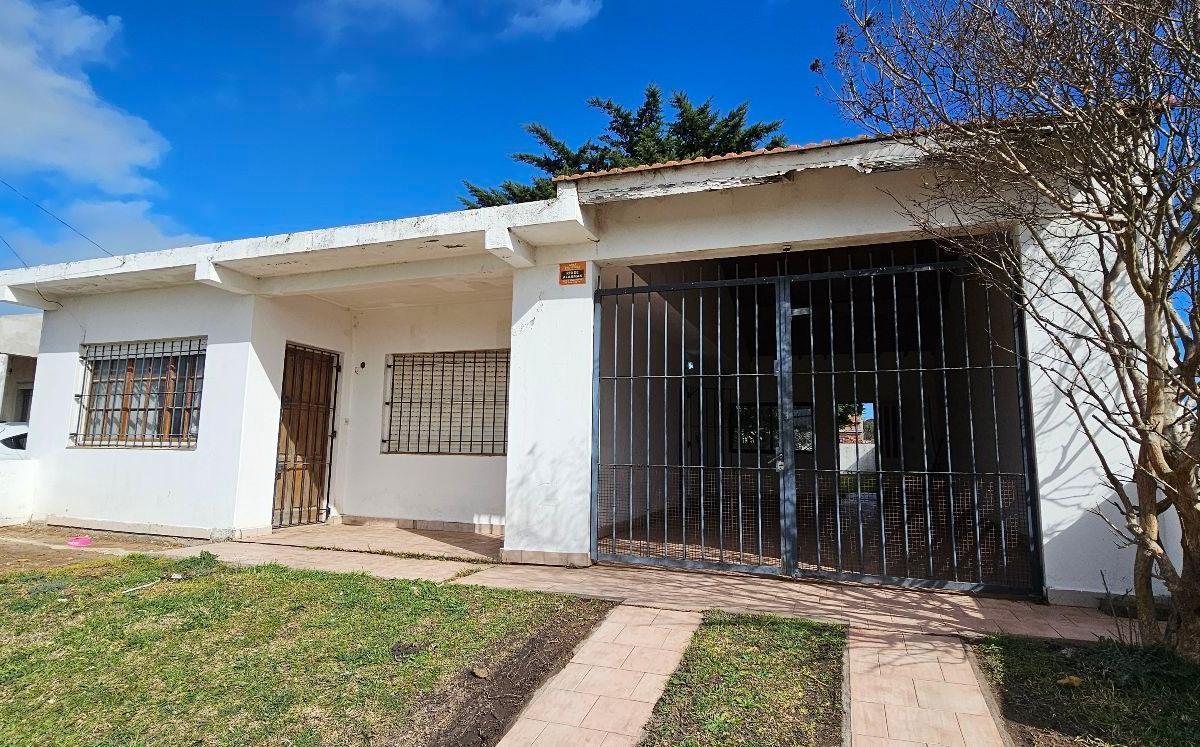 Casa 2 dorm, 105m² con garage doble — San Patricio