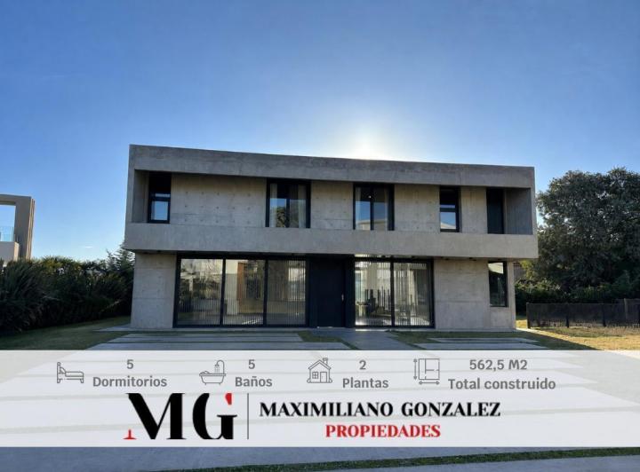 Casa · 550m² · 9 Ambientes · 1 Cochera