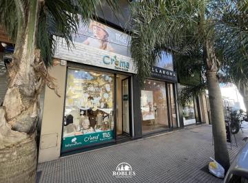 Local comercial · 78m² · 3 Ambientes · Locales Comerciales en Excelente Ubicacion de Zona Guemes