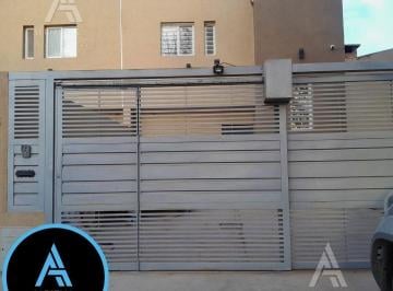 Casa · 110m² · 5 Ambientes · 2 Cocheras · Venta Duplex 3 Dorm. Loteo "Los Vallejos" - Centenario, Neuquen
