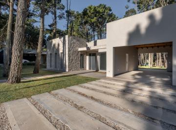 Casa · 168m² · 4 Ambientes · 1 Cochera · Casa en Venta Pinamar Alamos