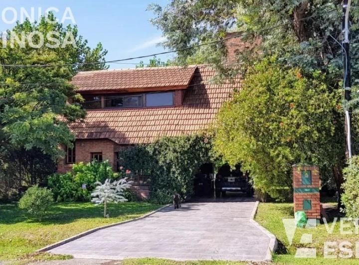 Casa · 120m² · 4 Ambientes · 2 Cocheras