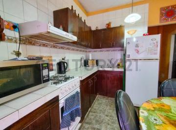 Casa · 155m² · 6 Ambientes · 1 Cochera · Venta Casa en Block 6 Ambientes - Merlo