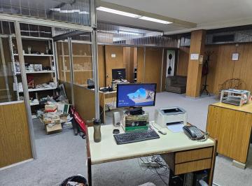 Local comercial · 550m² · Local Comercial - Alquiler - Mataderos - con Excelentes y Amplias Oficinas
