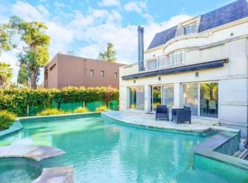 Casa de 7 ambientes, Quilmes · Av - Casa de Categoria en Quilmes Centro - 4 Plantas, 720 m² y Amenities de Lujo