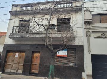 Casa · 160m² · 4 Ambientes · 1 Cochera · Casa en Venta Avellaneda