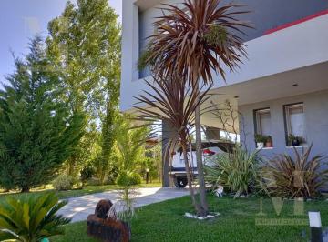 Casa · 280m² · 5 Ambientes · 2 Cocheras · Casa - Santo Domingo