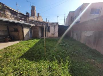Casa · 56m² · 2 Ambientes · 1 Cochera · Casa a Reciclar