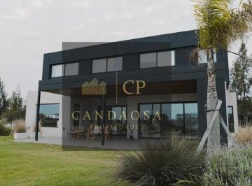 Casa · 200m² · 5 Ambientes · 4 Cocheras · Bcf. Casa Al Rio en Venta Naudir Aguas Privadas Escobar