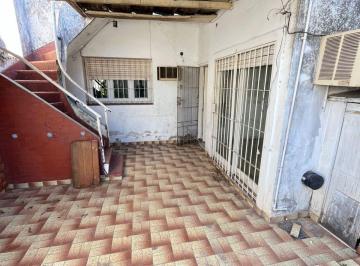 Casa de 4 ambientes, Velez Sarsfield · Casa 4 Ambientes - Lote Propio - con Patio Jardin y Terraza.