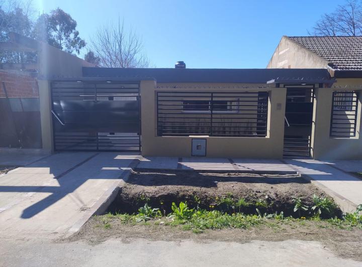 Casa · 100m² · 4 Ambientes · 1 Cochera