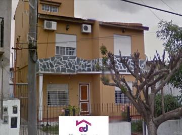Casa · 150m² · 7 Ambientes · Casa Para Dos Familias en Venta en Villa Dominico, Avellaneda. Apta Credito.