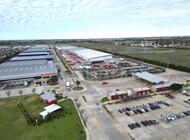 Depósito · 7600m²