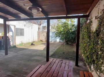 Casa · 160m² · 5 Ambientes · 3 Cocheras · Venta Casa de 4 Dorm. y Quincho Fisherton
