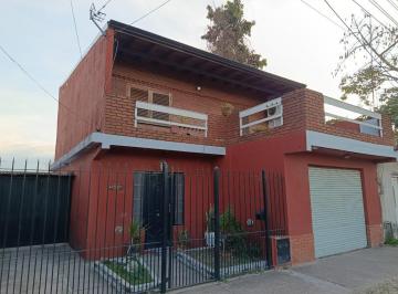 Casa · 165m² · 4 Ambientes · 2 Cocheras · Venta Casa 4 Ambientes con Local y Cochera Florencio Varela