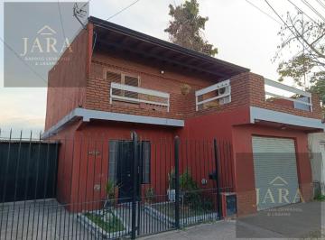 Casa · 165m² · 4 Ambientes · 2 Cocheras · Venta Casa 4 Ambientes con Local y Cochera Florencio Varela