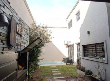Casa · 154m² · 5 Ambientes · 2 Cocheras · Venta Casa Parque Cochera Wilde
