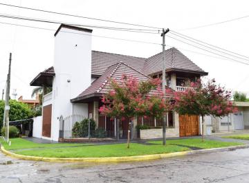 Casa · 180m² · 4 Ambientes · 2 Cocheras · Venta Casa 4 Ambientes Quilmes