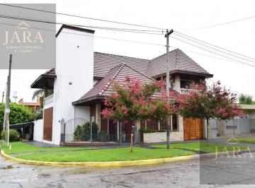 Casa · 180m² · 4 Ambientes · 2 Cocheras · Venta Casa 4 Ambientes Quilmes