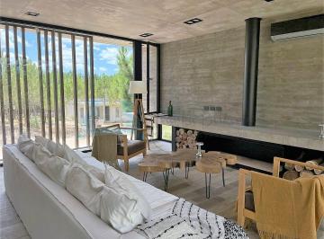 Casa de 5 ambientes, Costa Esmeralda · Venta Casa Estilo Hormigón Visto y Piedra - Costa Esmeralda Vivi Pasos del Mar