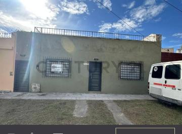 Casa · 80m² · 3 Ambientes · Venta Casa 3 Ambientes con Patio - Quilmes Oeste