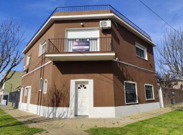 Casa · 214m² · 3 Ambientes · Venta Espectacular Propiedad Multifamiliar - Hermosa Casa en Planta Alta y Dos Departamentos en Plant