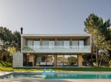 Casa de 5 ambientes, Costa Esmeralda · Alquiler Casa 4 Dorm. Verano 2027 Costa Esmeralda Piscina