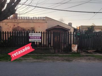 Casa de 4 ambientes, Berazategui · Casa en Venta Calle 44 N 5522, a 500 m de La Estación Platanos.