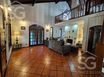 Casa · 392m² · 5 Ambientes · 4 Cocheras · Casa Quinta en Venta Barrio Parque Leloir