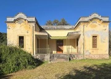 Casa · 356m² · 8 Ambientes · 1 Cochera · Casona Antigua, Casco Central de Tanti
