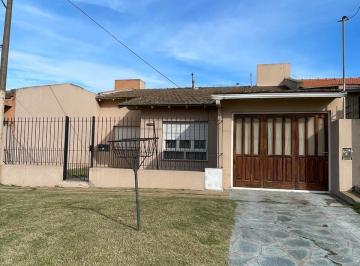 Casa · 95m² · 3 Dormitorios · 2 Cocheras · Casa de Tres Dorm. Necochea