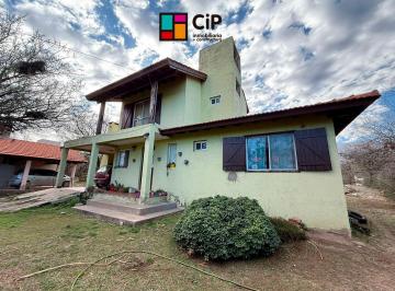 Casa de 4 ambientes, Carpintería · Venta de Casa en Carpinteria en Zona Residencial