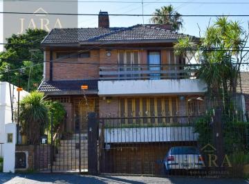 Casa · 350m² · 5 Ambientes · 4 Cocheras · Casa en Quilmes