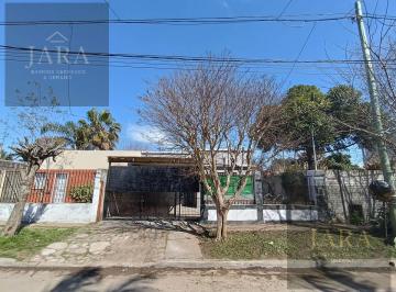 Casa · 433m² · 4 Ambientes · 1 Cochera · Casa en Zeballos