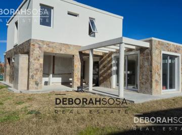 Casa · 675m² · 5 Ambientes · 2 Cocheras · Casa en Venta Barrio Ceibos Puertos del Lago Escobar 3 Dorm. Dependencia y Escritorio