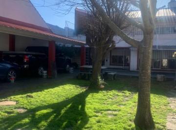 Casa · 248m² · 5 Ambientes · 2 Cocheras · En Bloque Dos Casas de 5 Amb y 3 Amb - a 400 m del Mar - Muy Buen Estado Original. - Punta Mog