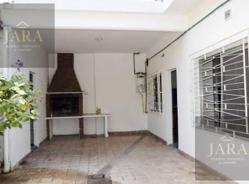 Casa · 385m² · 3 Ambientes · 2 Cocheras · Casa en Quilmes Oeste