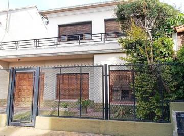 Casa · 200m² · 4 Ambientes · 1 Cochera · Casa en Quilmes Oeste