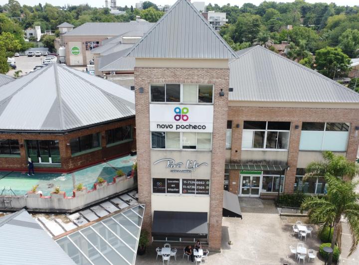 Local comercial · 1693m²