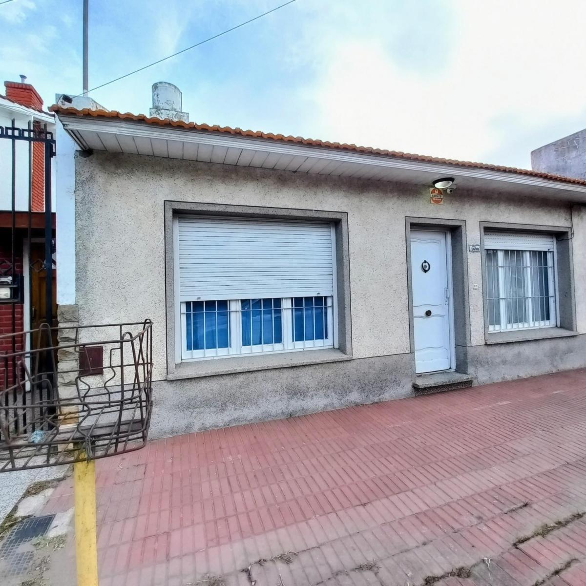 Casa 2 dorm, 163m² en Termas Huinco con cochera y patio