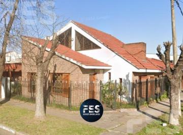 Casa · 170m² · 4 Ambientes · 2 Cocheras · Venta de Casa en Quilmes