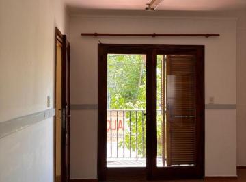 Departamento en Alquiler de 8 ambientes · Departamento Frente Plaza Lujan