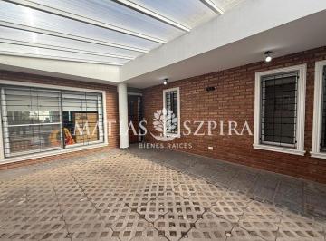 Casa · 222m² · 4 Ambientes · 3 Cocheras · Venta Casa 4 Ambientes con Parque Ituzaingo Norte