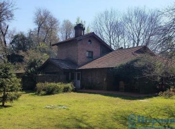 Quinta vacacional · 300m² · 5 Ambientes · 2 Cocheras · Excelente Casa en Venta, Sobre Luis Maria Drago, Barrio Yei Porá. Apta Credito