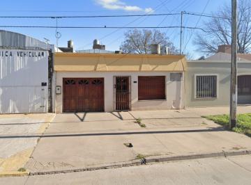 Casa · 200m² · 5 Ambientes · 1 Cochera · Casa - Venado Tuerto