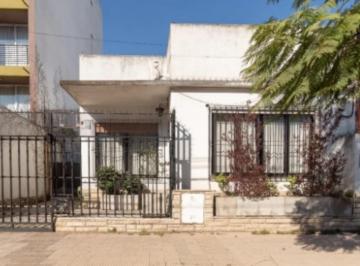 Casa Venta 249m² de 4 ambientes · Casa con 249 m² y 3 Dorm. en Venta en Morón