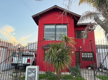 Casa · 170m² · 4 Ambientes · 4 Cocheras · Casa en Venta Campana
