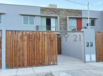 Casa · 80m² · 3 Ambientes · 2 Cocheras · Venta de Duplex. Barrio Privado Las Tacas. Guaymallen.