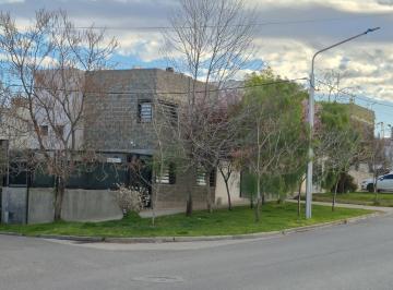PH · 132m² · 5 Ambientes · 1 Cochera · Venta Dúplex 3 Dorm., Alderete 1770, Neuquén