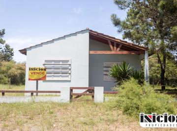 Casa de 3 ambientes, Nueva Atlantis · Casa: Echeverría Nº 150 - Nueva Atlantis - C310